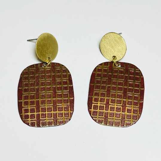 Disha Brass earrings, Berry (DOTG15)