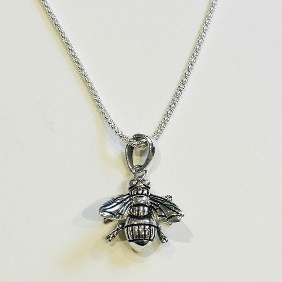 Bee Pendant / Silver Chain (GJ06)