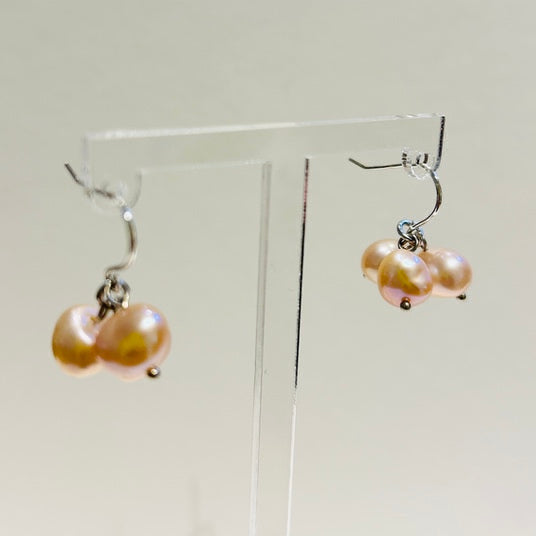 Bunched Pink Pearl hook earrings (PO25)
